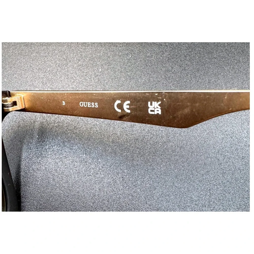 Guess square frame